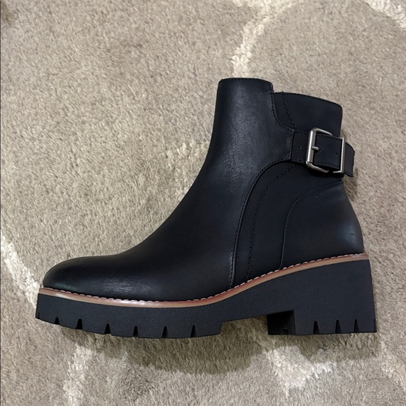 aqua college Shoes - Aqua College Desiree Lug nubuck black ankle chunky boot Size 7